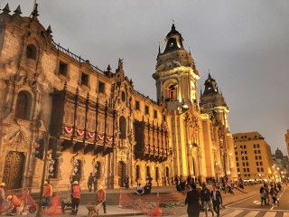 Plaza Arms, Lima